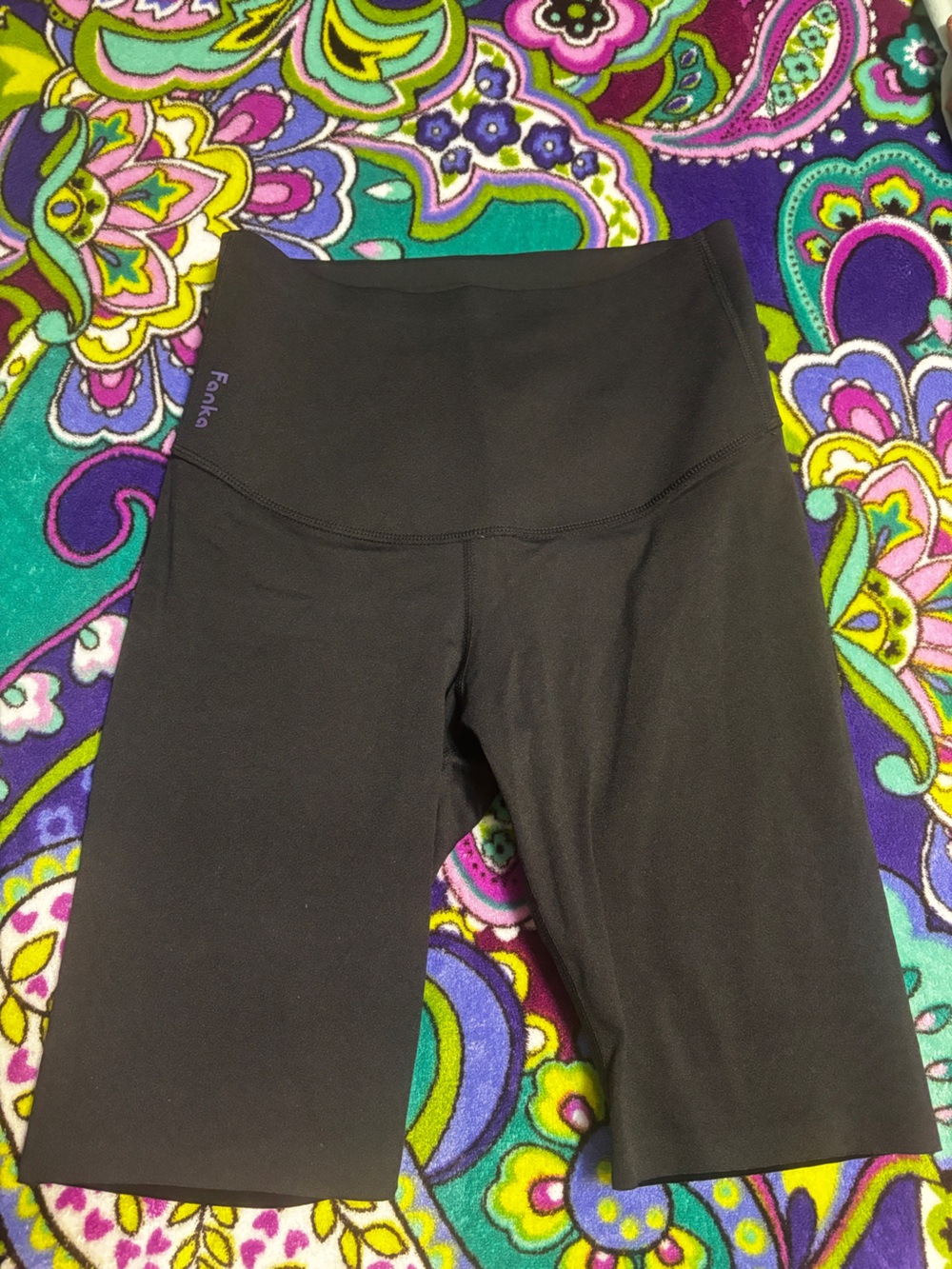 Fanka Black High-Waist, Reversable Bike Shorts. Size small
